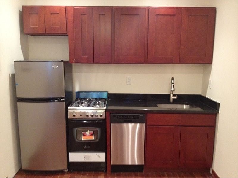 2nd image of 102 Charlton St APT 11