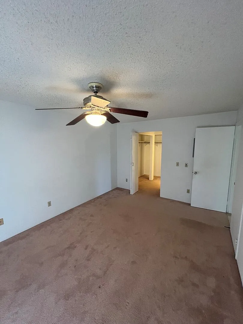 Spacious 2 bd 2ba 1 Prkg Townhouse @ Parkview at Waikele — Photo 4