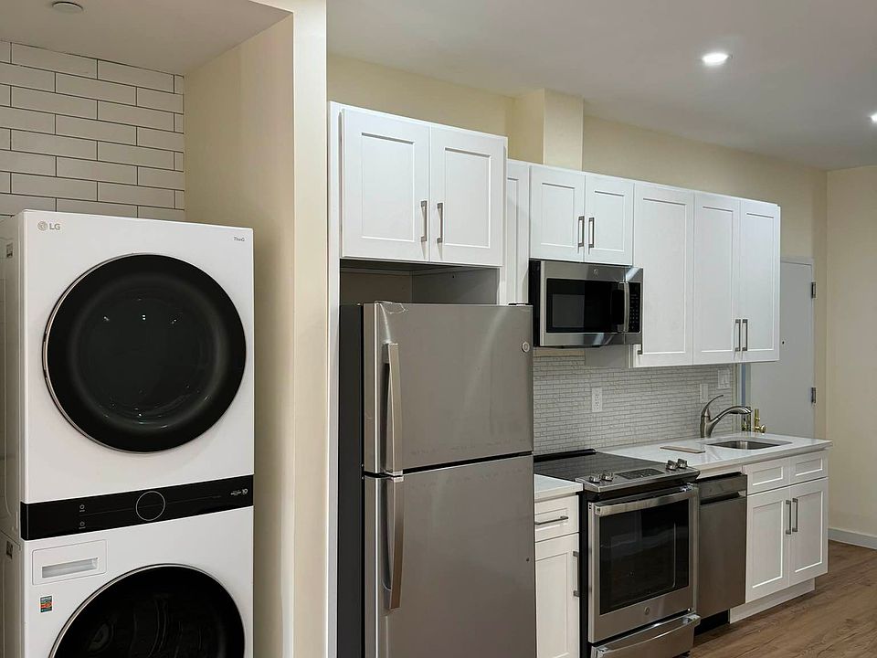 2nd image of 1196 Halsey St #4F