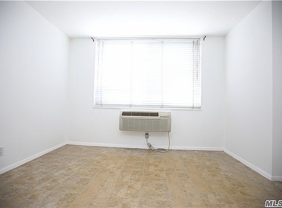 4th image of 11818 Union Tpke APT 8E