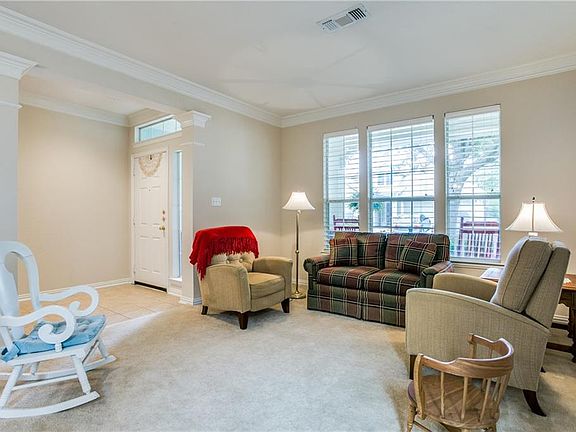 5th image of 714 Creek Walk Pl