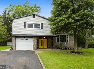 323 Parry Rd, Cinnaminson, NJ 08077