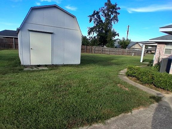 3rd image of 305 Starlight St