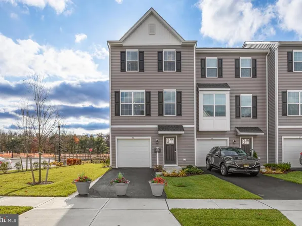 107 W End Ave, Hammonton, NJ 08037