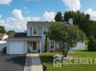 33 Snowdrift Ln, Howell, NJ 07731