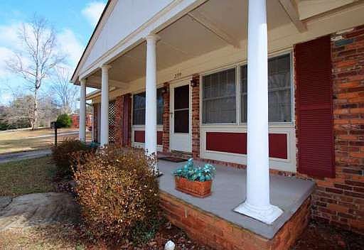 3rd image of 2199 Wakita Dr SE