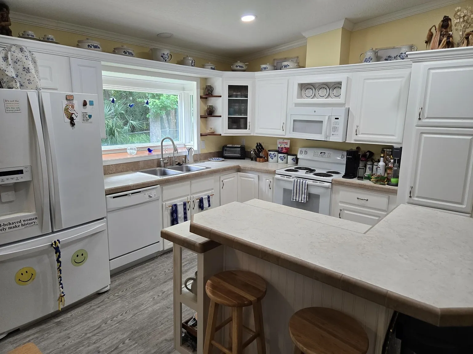 2 bed, 1300 sqft, $2,200 — Photo 4