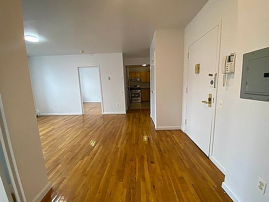3rd image of 206 W 148th St #Ee5e