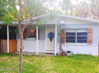 325 8th St, Atlantic Beach, FL 32233