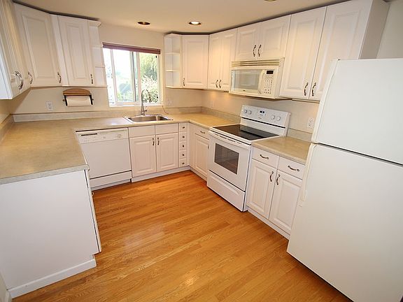 5th image of 11710 22nd Ave NE