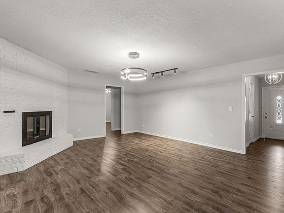 3rd image of 4202 Canberra Dr