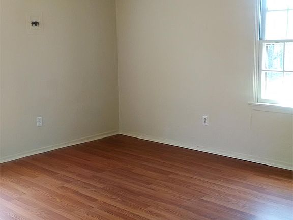 4th image of 2222 NW 26th St