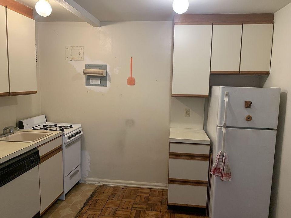 2nd image of 14139 84th Dr