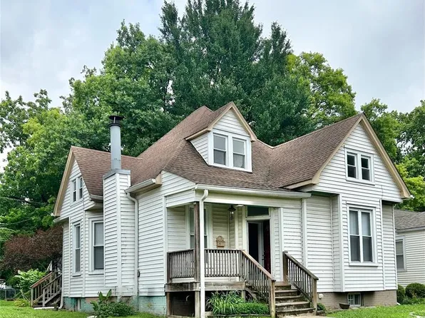 19 N 40th St, Belleville, IL 62226