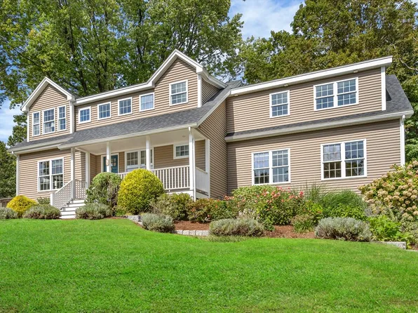 79 Robbins St, Acton, MA 01720