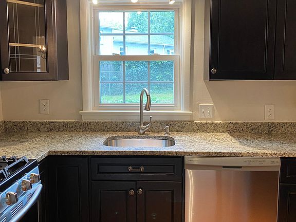 5th image of 3137 Creswell Dr