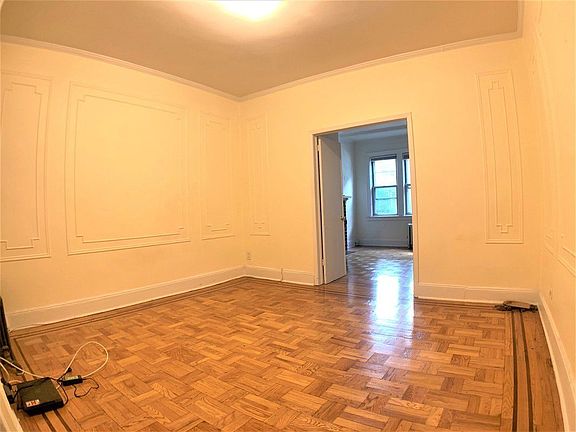 4th image of 4833 40th St