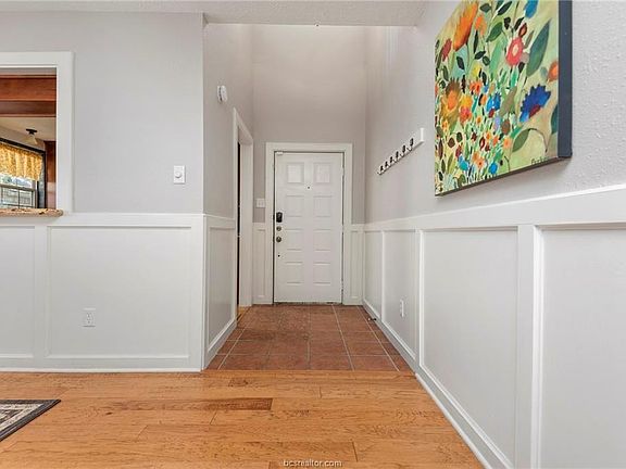 5th image of 9304 Stonebridge Dr