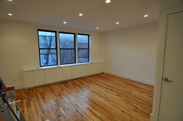 Rented by Village Living Realty | media 16