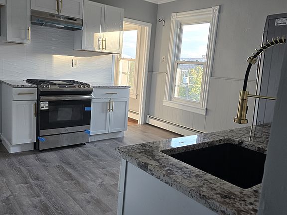 5th image of 109 Orange St APT 3