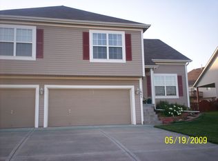 1845 Shannon Dr, Liberty, MO 64068