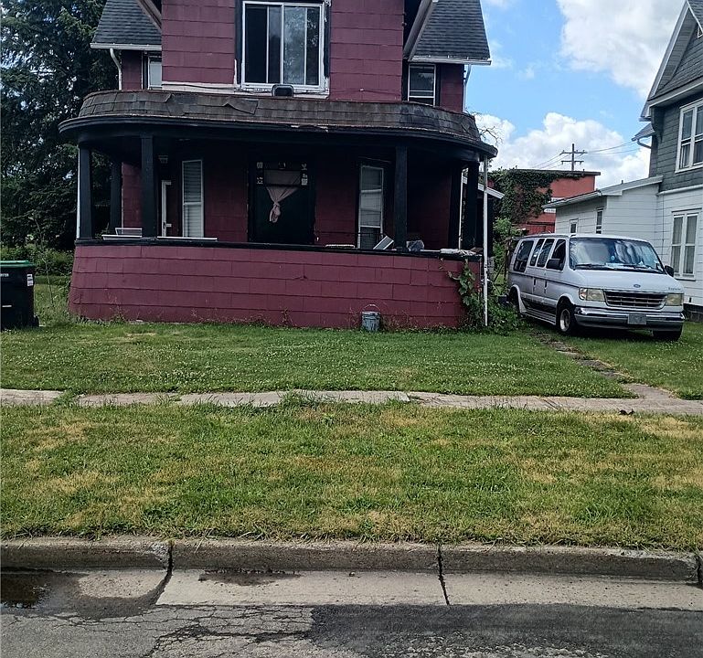 1st image of 115 Lister Ave