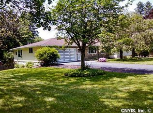 111 Munro Dr, Camillus, NY 13031