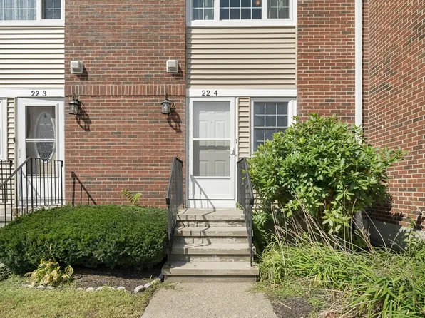 41 Foundry St APT 22-4, South Easton, MA 02375