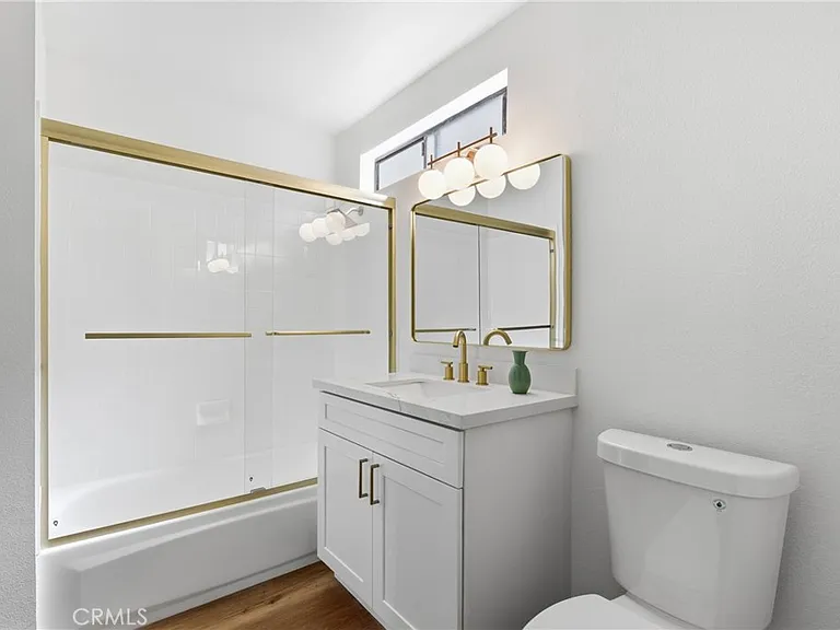 4900 N Grand Ave #103 — Photo 10
