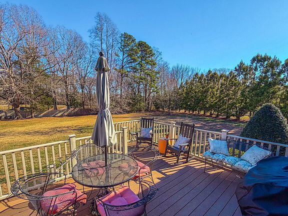 5th image of 189 Hannah Ln