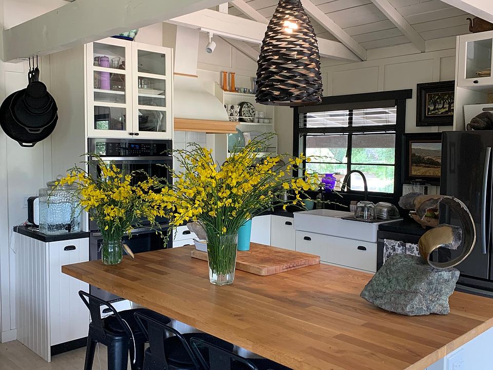 1st image of 4 Manzanita Ln