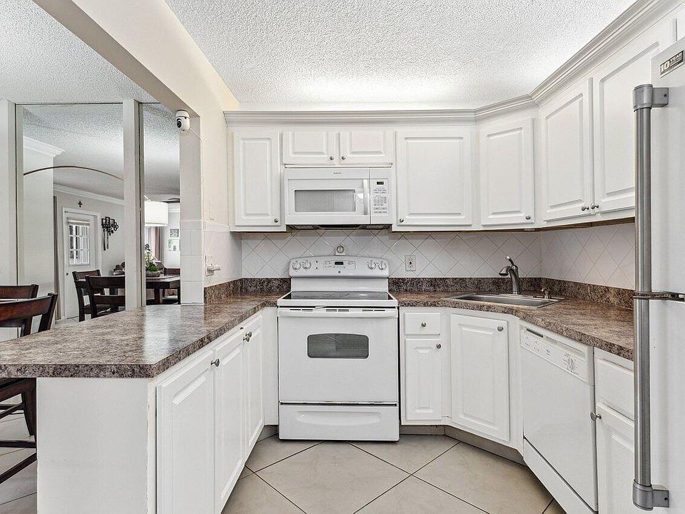 1st image of 3492 La Mar Court #B-1