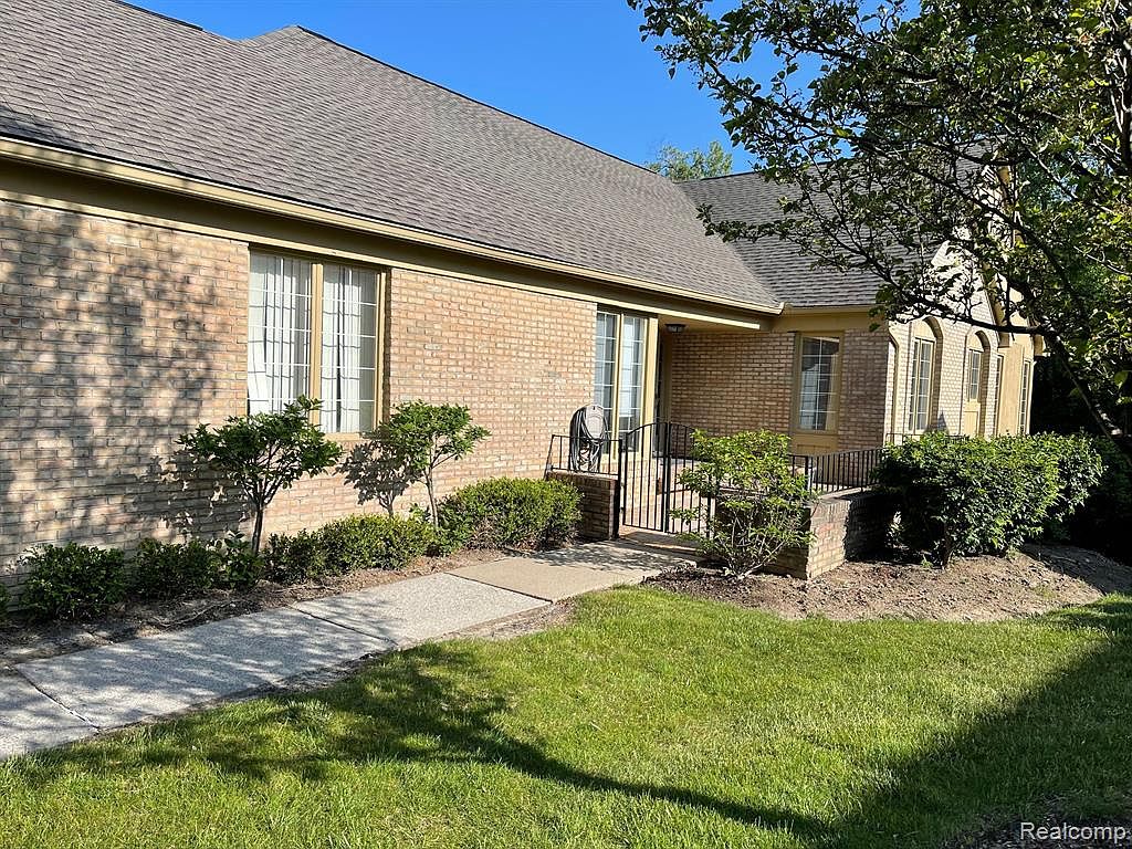 6267 Celeste Rd, West Bloomfield, MI 48322 Zillow