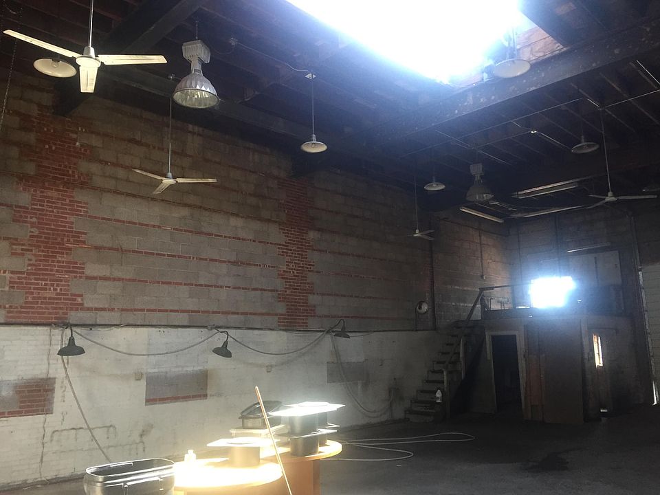 2nd image of 815 SW 6th Ave