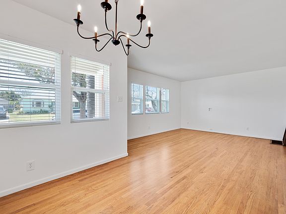 4th image of 1708 Faymont Ave