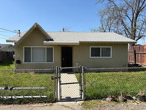 3828 E Grand Ave Photo 1