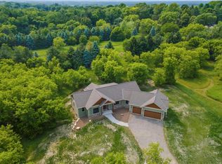 W315S6075 Dable Rd, Mukwonago, WI 53149