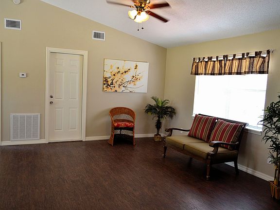 5th image of 3069 Corydon St