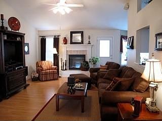 3rd image of 6133 W Pleasant Dr