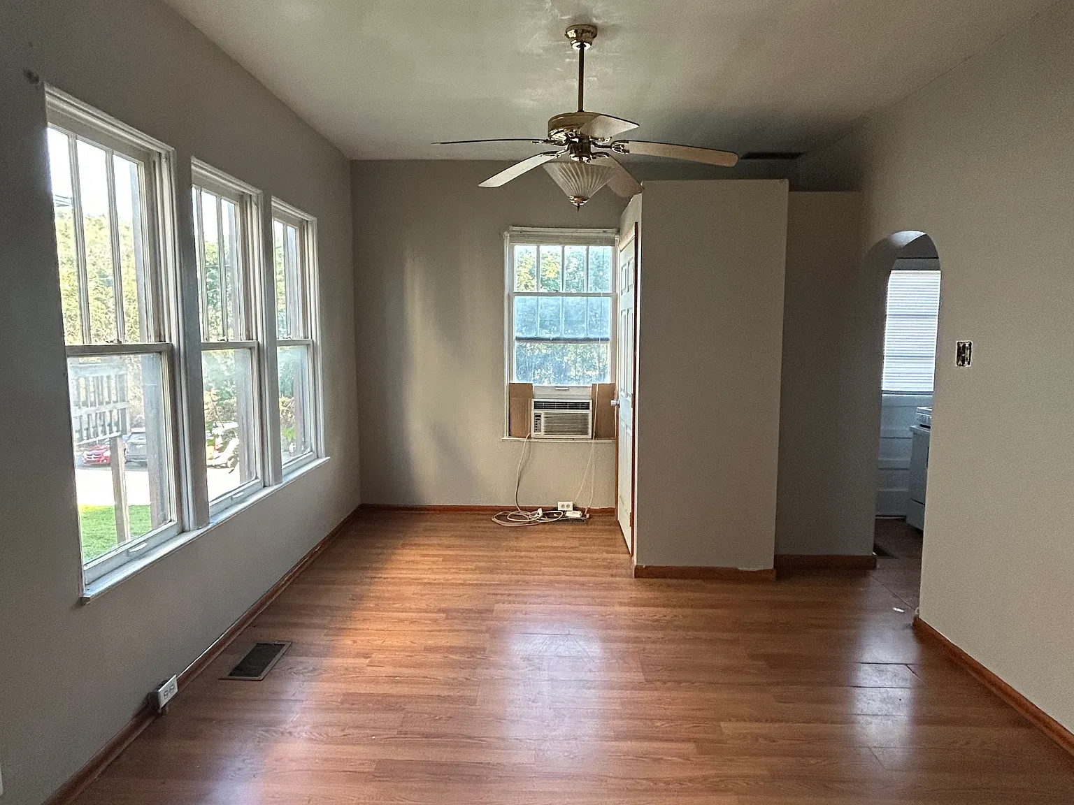 3 bed, 1.5 bath, 1584 sqft, $1,350 — Photo 4