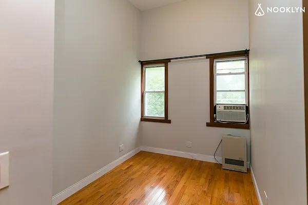 Rented by Nooklyn NYC LLC | media 3
