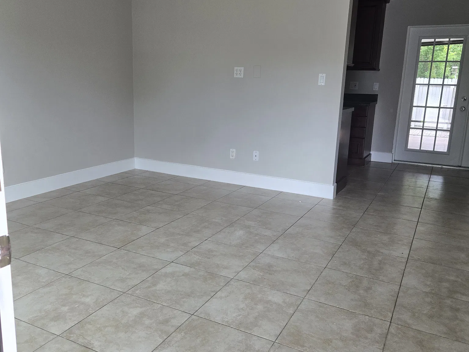 2 bed, 1.5 bath, 850 sqft, $1,750 — Photo 3