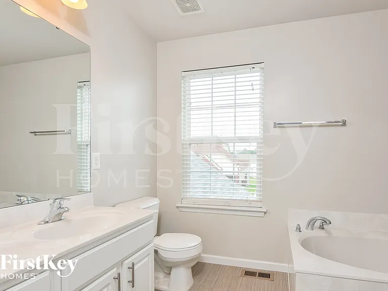 135 Berry Manor Cir — Photo 9