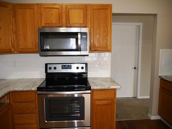 5th image of 350 Effington Ln