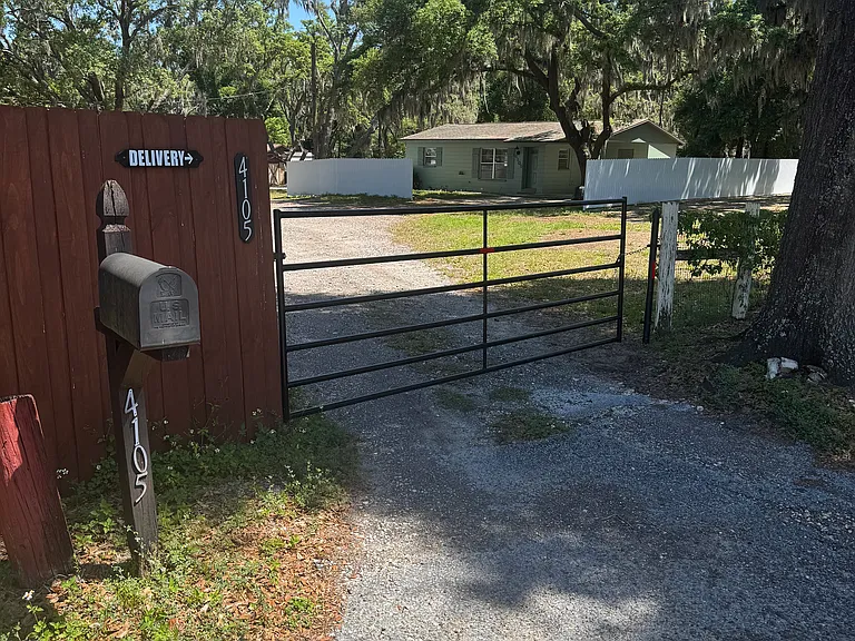 Robinson Rd — Photo 1