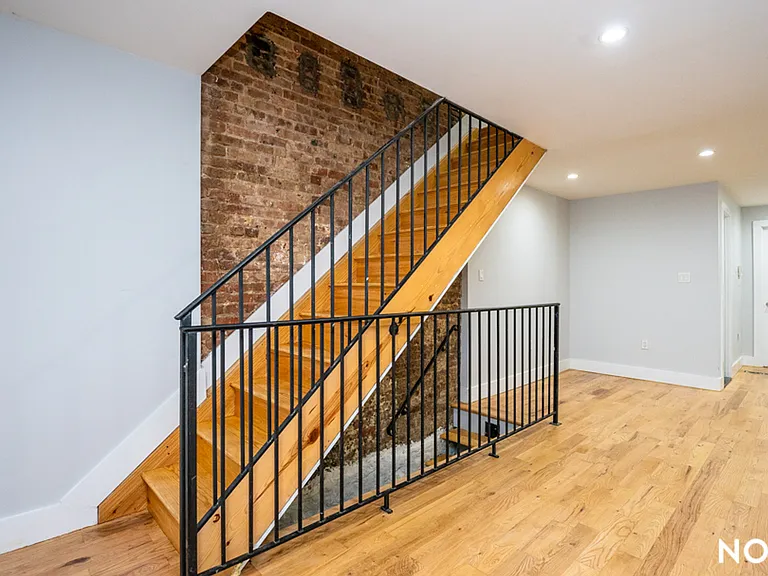 375 Vernon Ave #1 — Photo 19