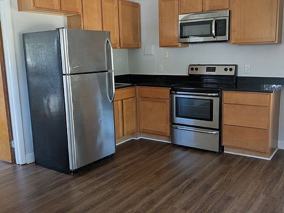 4th image of 611 W Lane St APT 1
