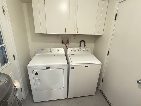 2nd image of 1432 Park Ave NE