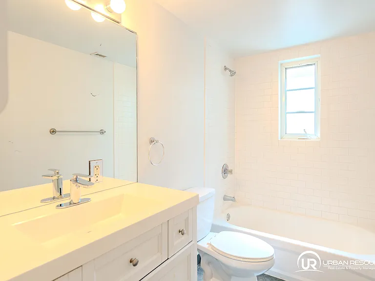 1011 Bay Dr #106 — Photo 25