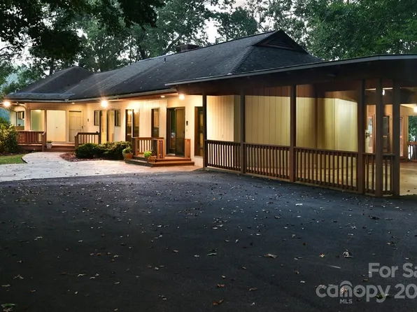 118 Oconee Ct, Troy, NC 27371
